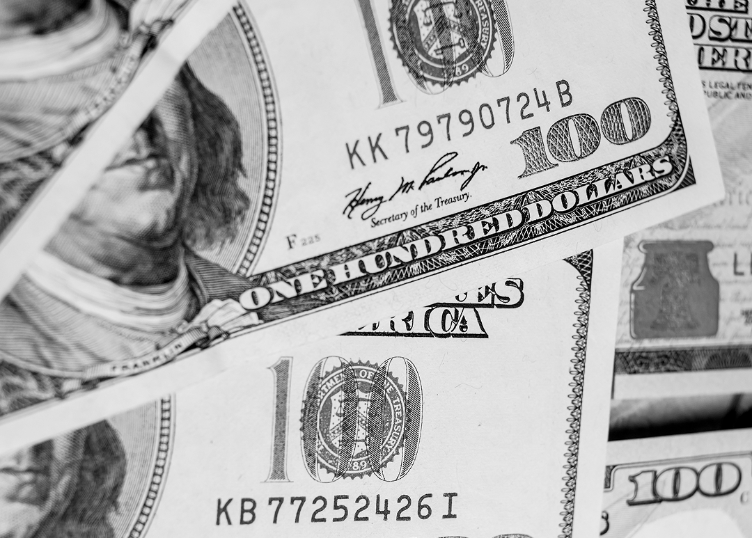 هل الدولار ممنوع من الدخول إلى لبنان؟