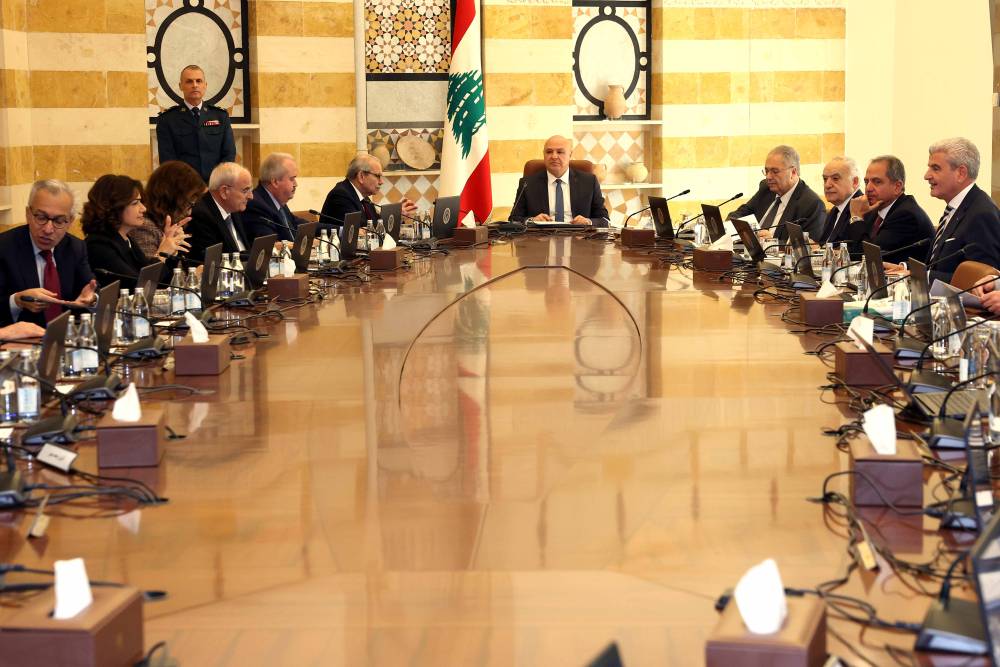 صورة توضيحية للمقال: الحكومة وزيادة الضرائب :  "صدمة سلبيّة للاستقرر الماليّ"