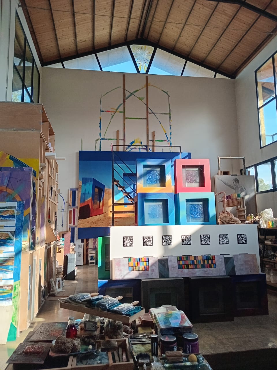 سيرة اللون  والنور في مسيرة طوني العلم