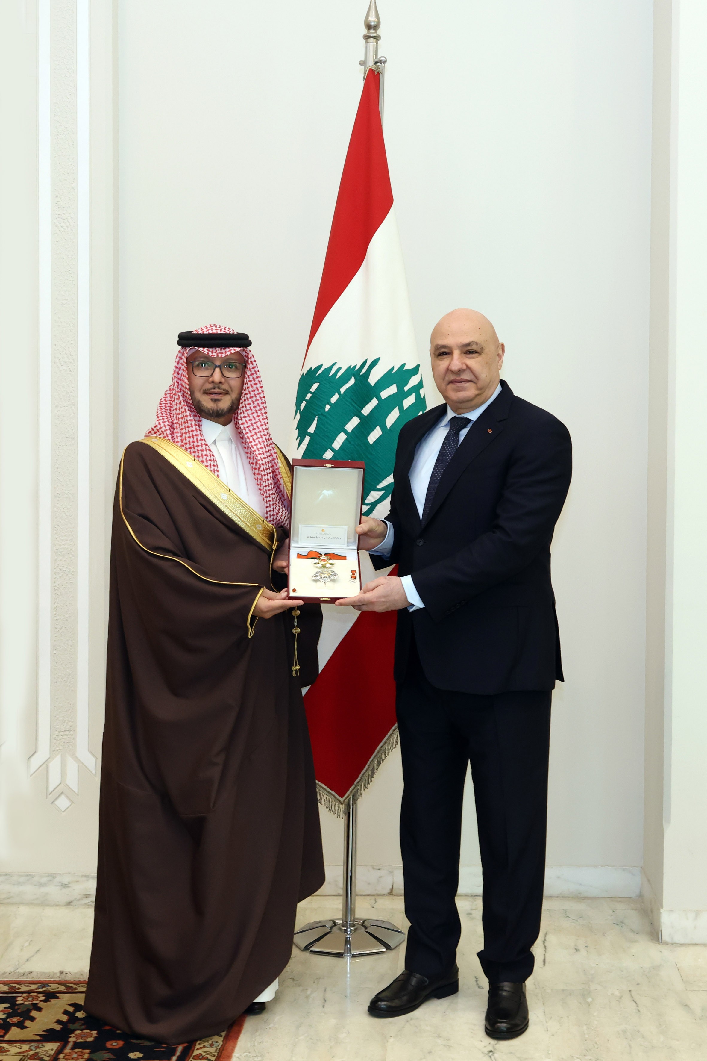 صورة توضيحية للمقال: ثمن الالتزام بالموقف السعودي